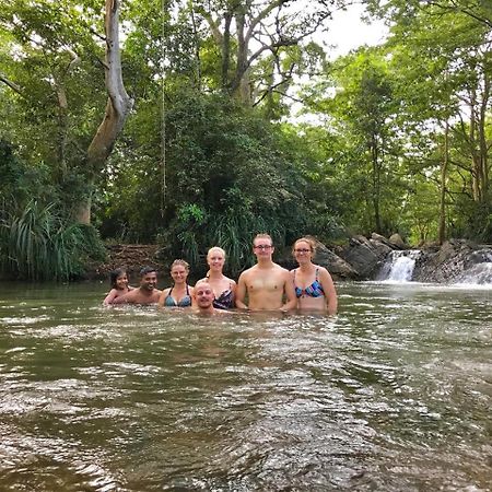 Dinesh Safari Homestay Udawalawe Exteriör bild