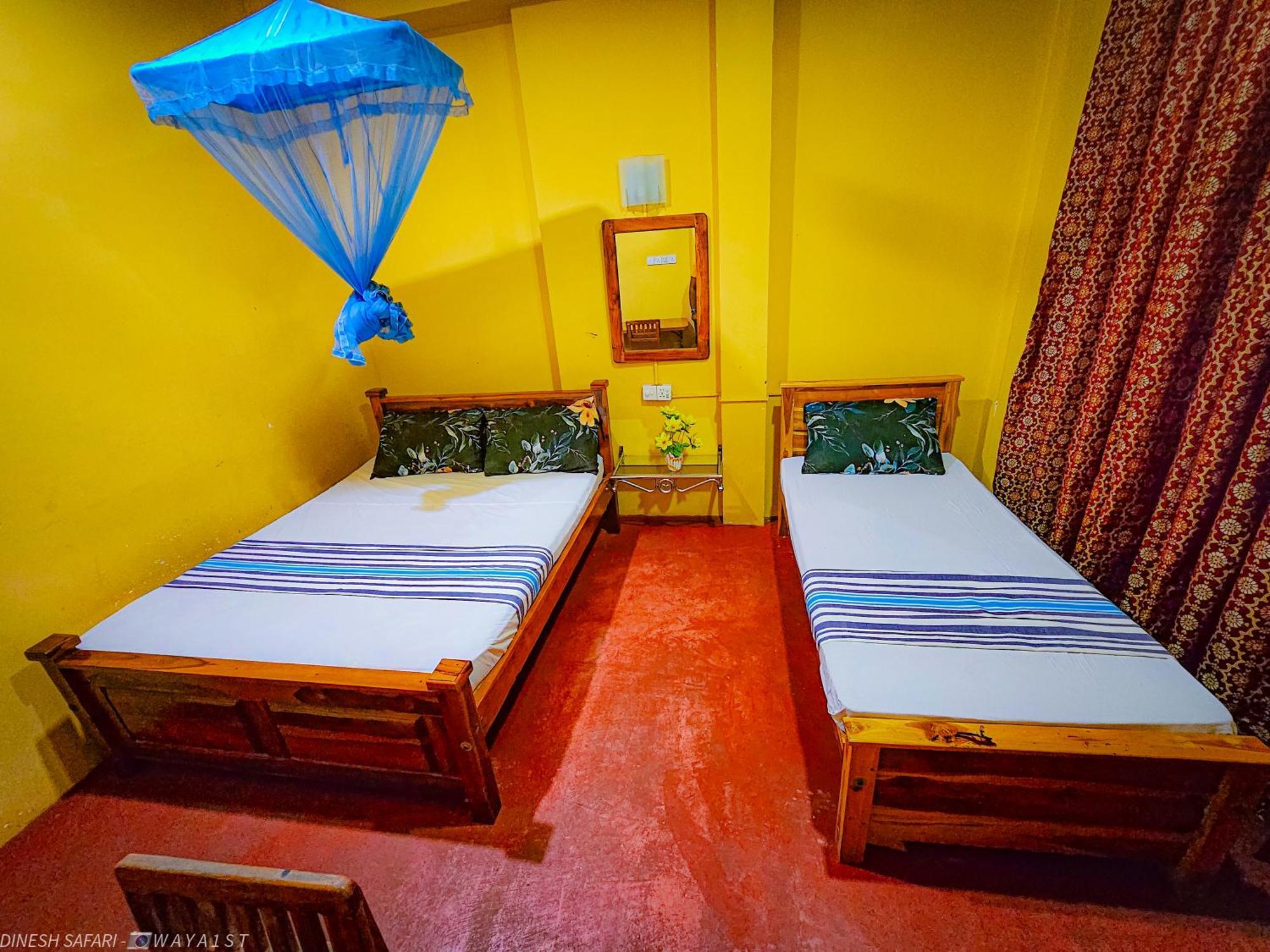 Dinesh Safari Homestay Udawalawe Exteriör bild