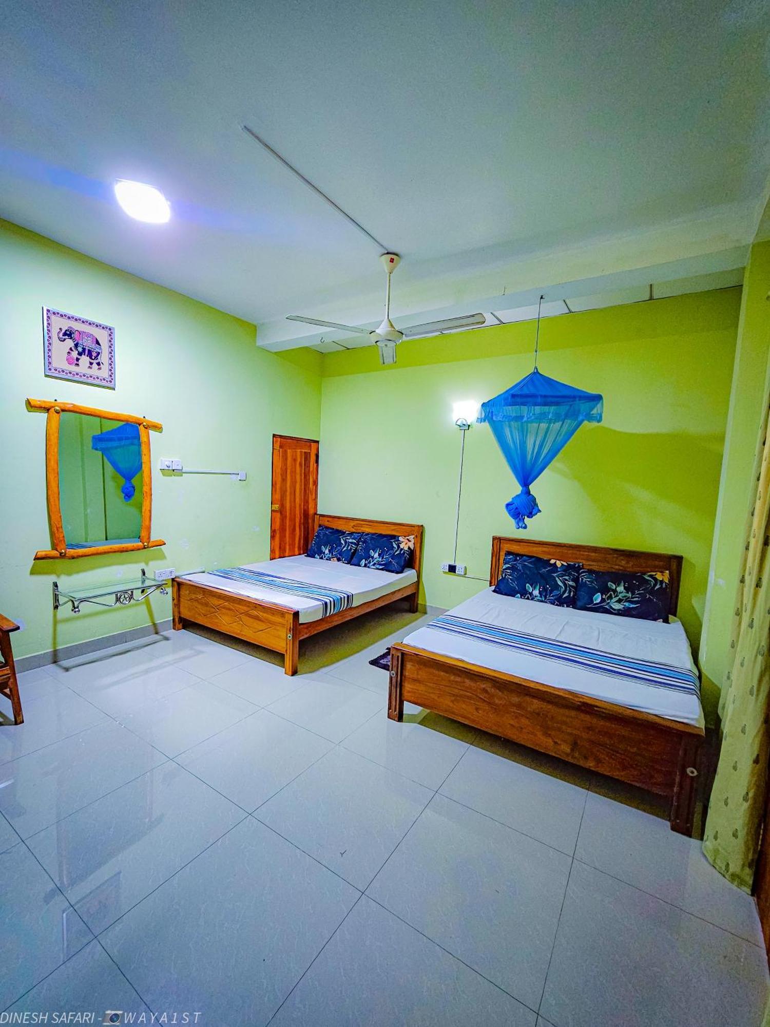 Dinesh Safari Homestay Udawalawe Exteriör bild
