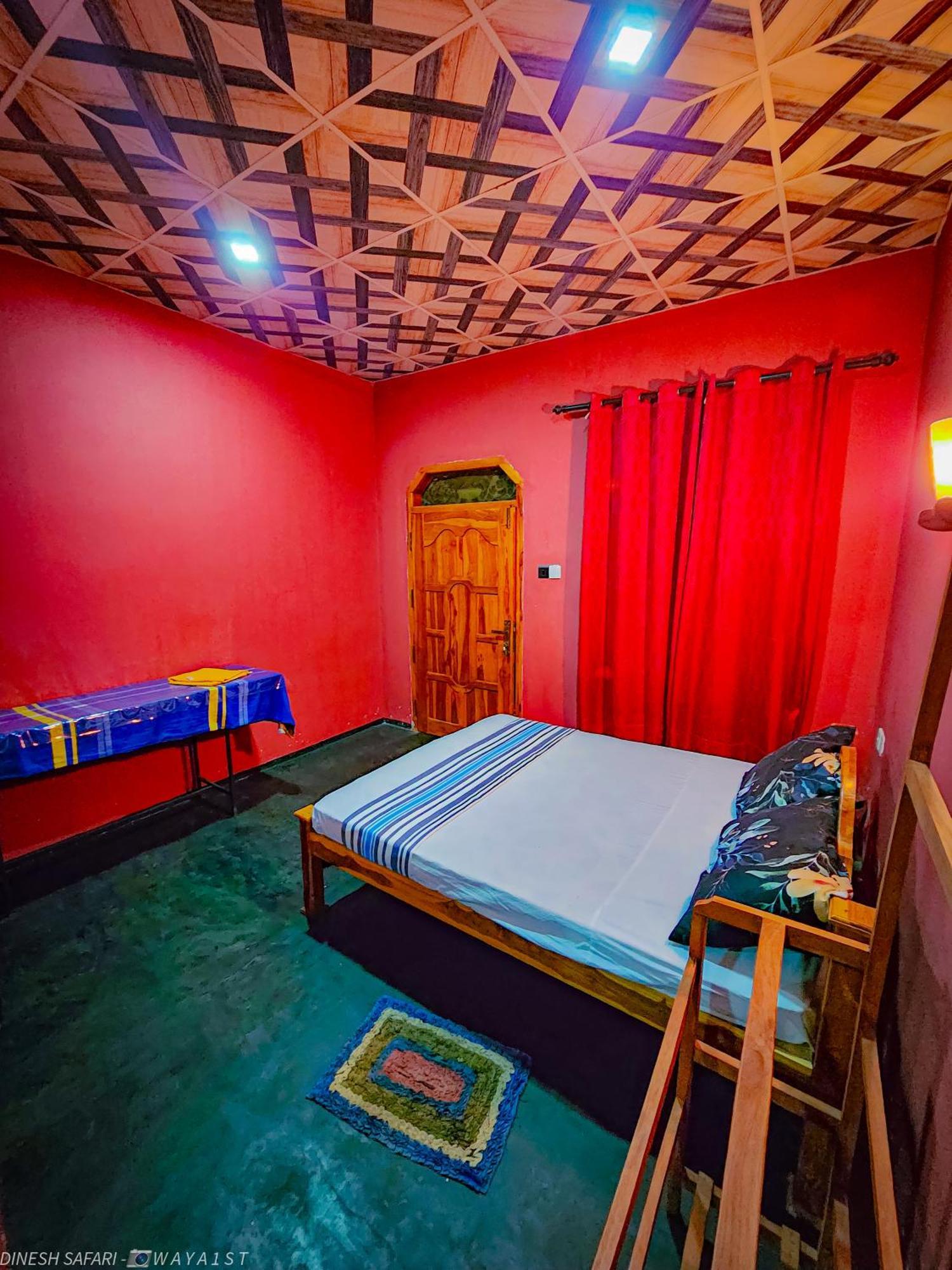 Dinesh Safari Homestay Udawalawe Exteriör bild