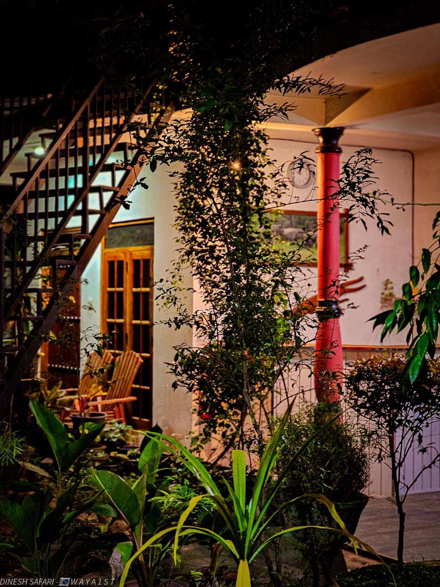 Dinesh Safari Homestay Udawalawe Exteriör bild