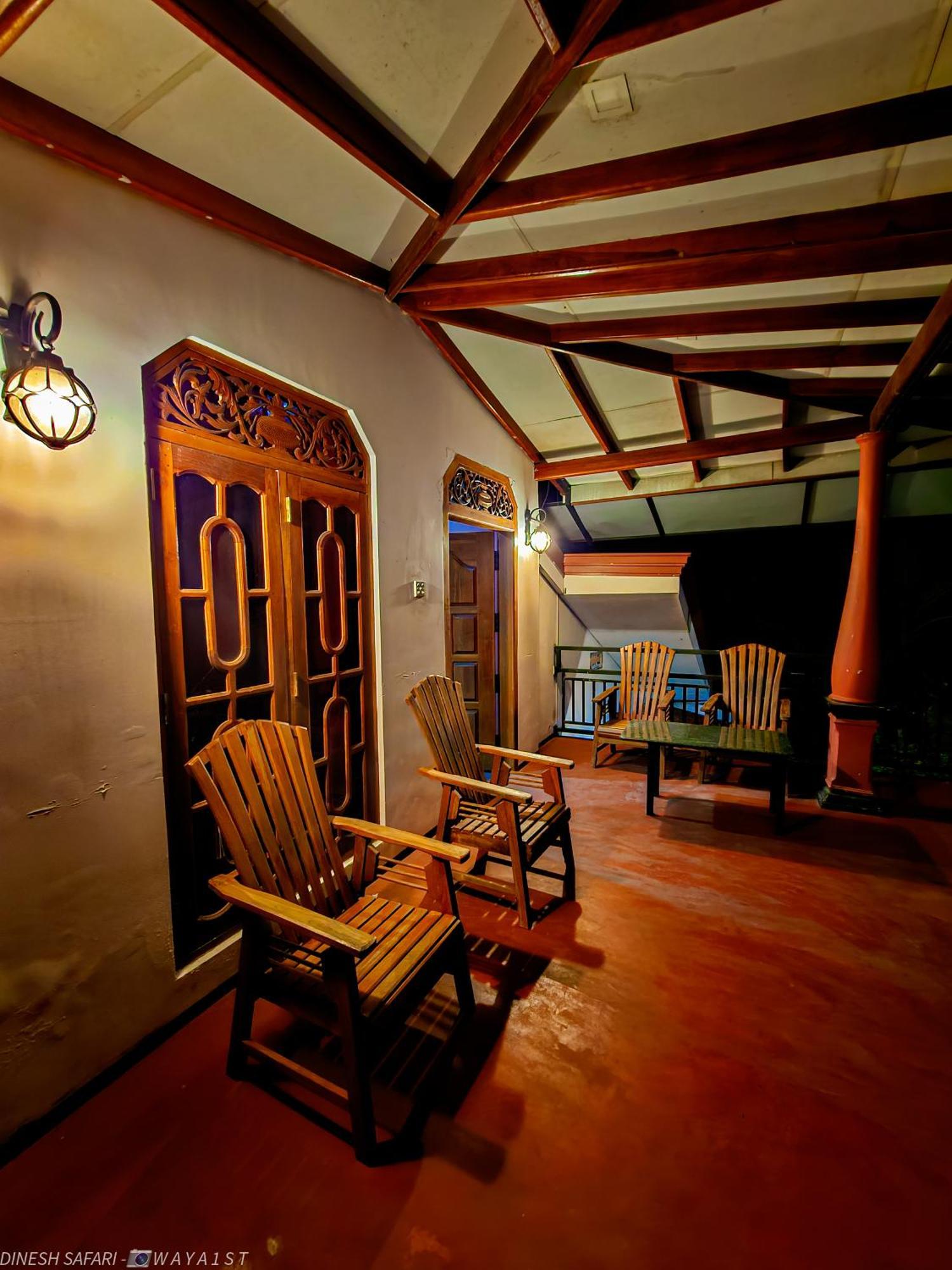 Dinesh Safari Homestay Udawalawe Exteriör bild