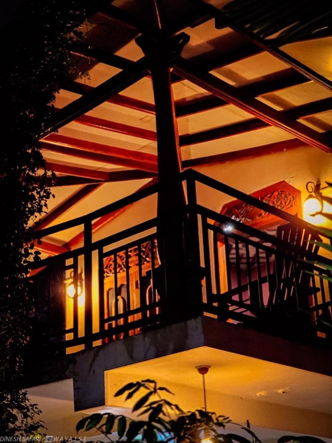 Dinesh Safari Homestay Udawalawe Exteriör bild