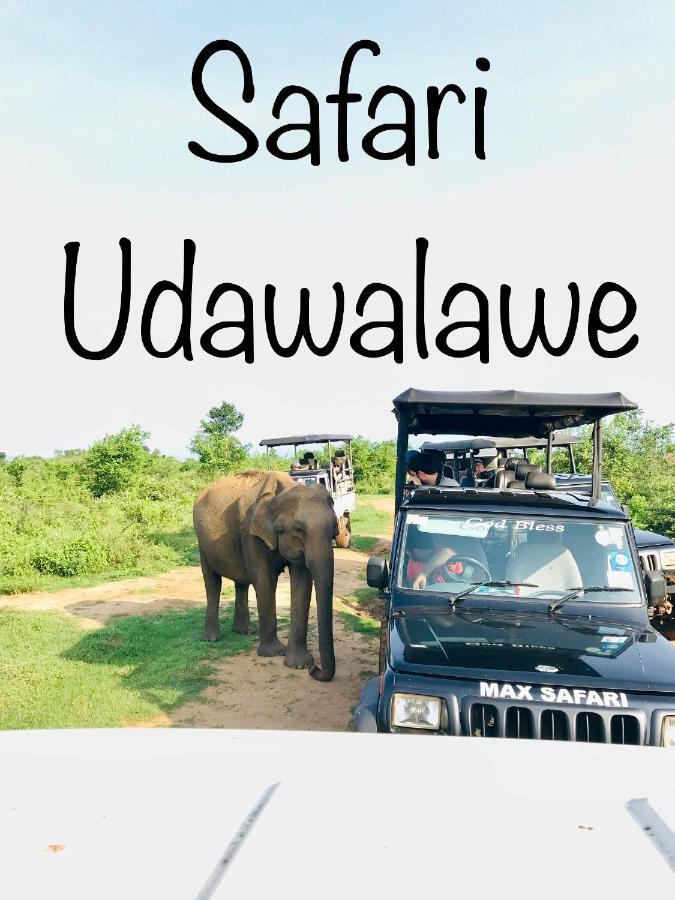 Dinesh Safari Homestay Udawalawe Exteriör bild