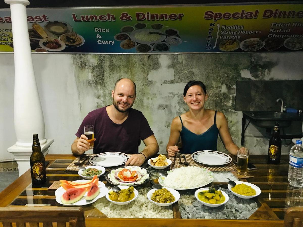 Dinesh Safari Homestay Udawalawe Exteriör bild